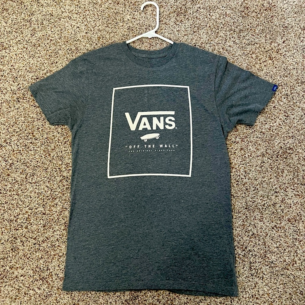 Vans shirt for boys or girls.